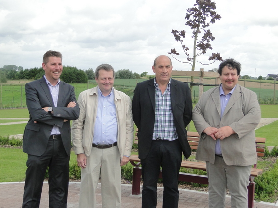 Oplevering_kerkhof_herfelingen_juni_2012__20_