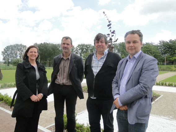 Oplevering_kerkhof_herfelingen_juni_2012__22_
