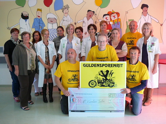 Editiepajot_ternat_jette_overhandiging_cheque_muco_center_foto_ingezonden