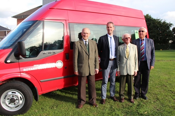 Editiepajot_liedekerke_asse_nieuwe_bus_rotary_voor_de_valier_foto_jacky_delcour__3_