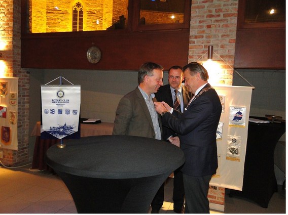 Rotary_opname_nieuwe_leden_2012__2_