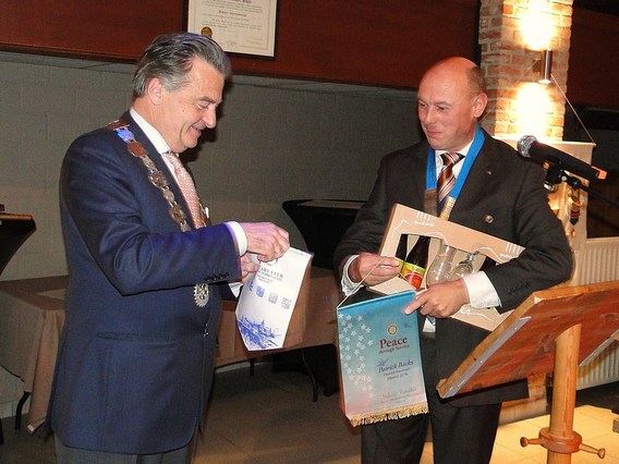Rotary_opname_nieuwe_leden_2012__5_