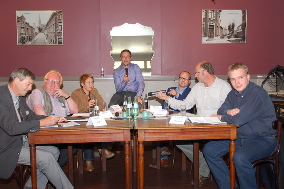 Editiepajot_bart_devill__politiek_debat_beersel