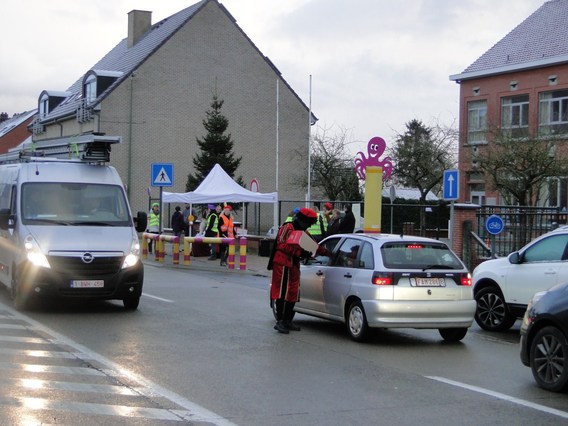 St_niklaas_in_de_regenboog_gdg___8_