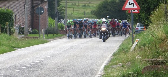 Peloton_enecotour_kamstraat_bever