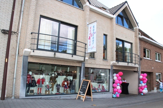 Editiepajot_liedekerke_kinderkledingwinkel_vedette_en_kastaar_foto_jacky_delcour