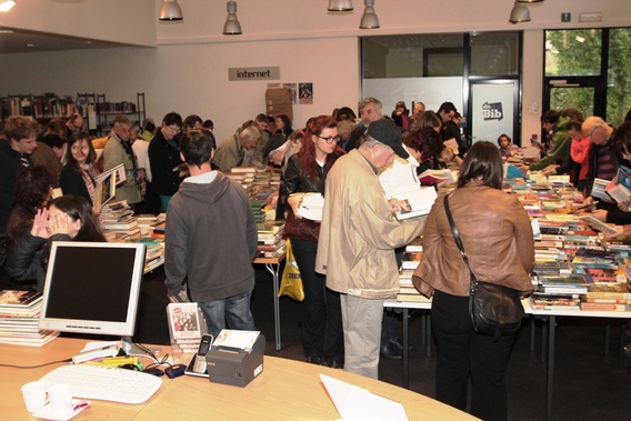 Editiepajot_liedekerke_boekenverkoop_volksdtoeloop_foto_jacky_delcour