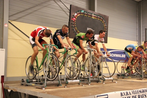 Editiepajot_liedekerke_koers_op_rollen_foto_jacky_delcour