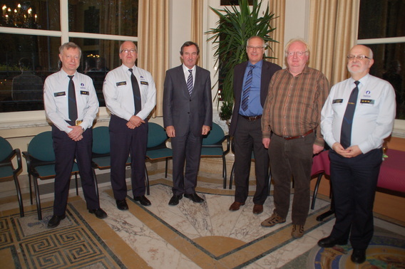 Editiepajot_bart_devill___fusie_politie