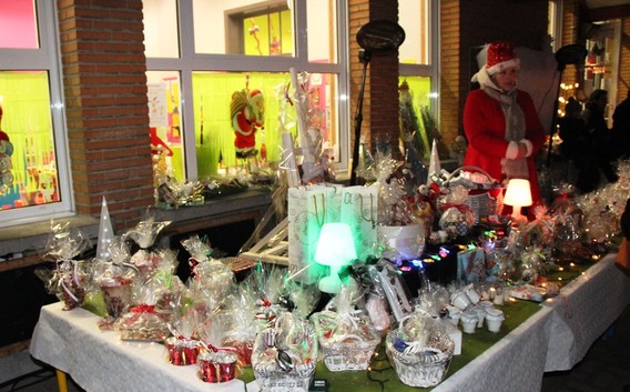 Editiepajot_liedekerke_nog_een_kerstmarkt_dolfijn_foto_jacky_delcour__4_