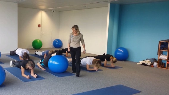 Editiepajot_emile_devogeleer_coaching_abs_workout