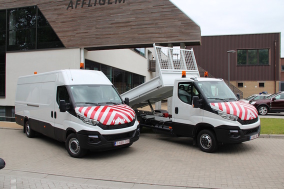 Editiepajot_jacky_delcour_2015-06-16_twee_bedrijfsvoertuigen____3_a