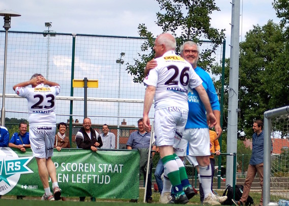 Drogenbos_wint_eerste__award_van_het_jaar1_19062015