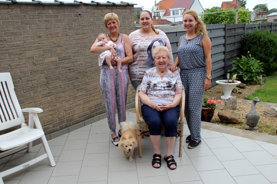 Editiepajot_ingezonden_2015-08-14_naomi_gheysels_viergeslacht___12_a