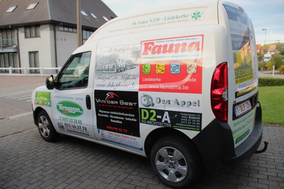2015-09-23_bestelwagen_overhandigd_aan_de_valier__4_a