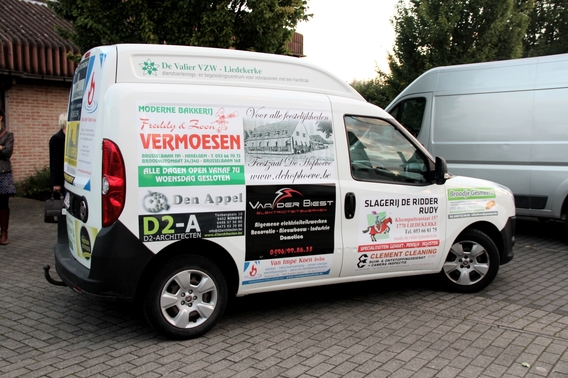 2015-09-23_bestelwagen_overhandigd_aan_de_valier__9_a