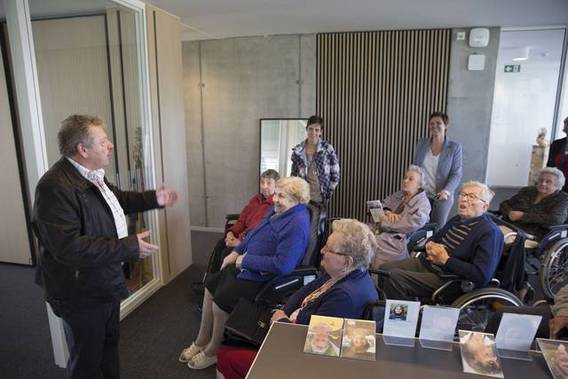 Bezoek_gemeentehuis_8036548