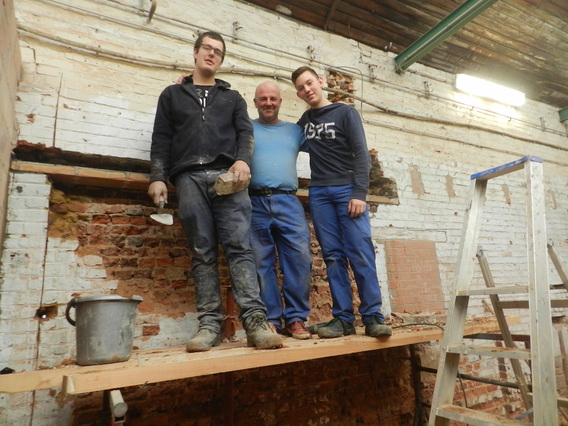 Editiepajot_jimmy_godaert_leerlingen____houtbewerking____geven_les-_en_praktijklokalen_grote_facelift1