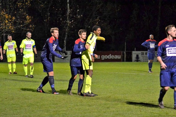 Editiepajot_drogenbos_voetbal_4_foto_devogeleer