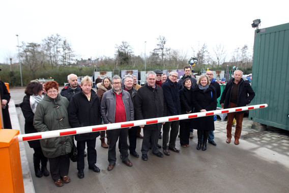 Pepingen_opent_officieel_vernieuwd_containerpark_met_weegbruggen