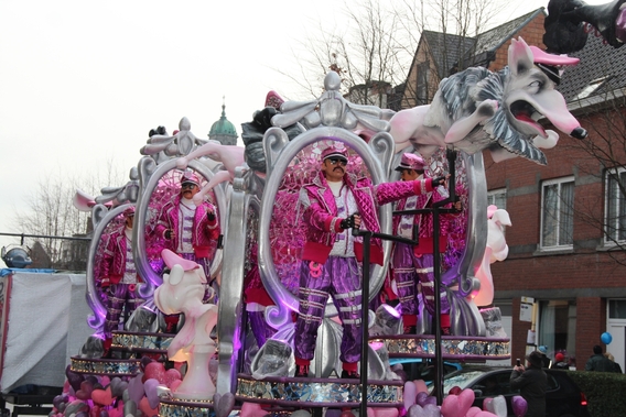 2016-02-14_carnavalstoet__1_b_de_zjielen_gay_parade