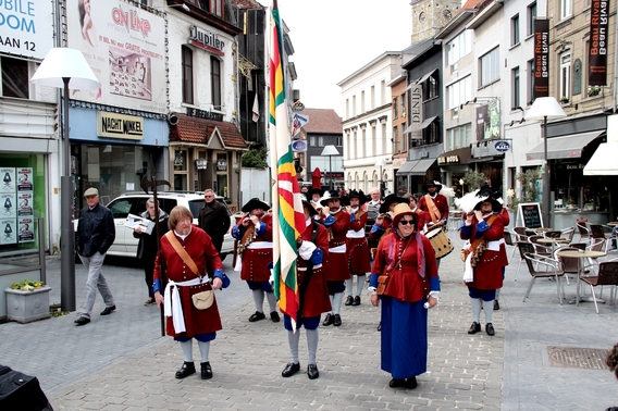 2016-04-30_feest_van_de_folk__18_a_gezelschap_trommelfluit