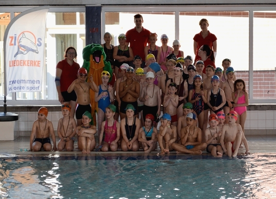 2016-05-02_derde_pacozwemfeest