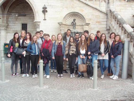 Editiepajot_jimmy_godaert_sint-catharinacollege_verbroedert_over_de_taalgrens_heen__
