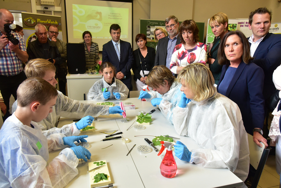 Editiepajot_jimmy_godaert_ministers_crevits_en_schauvliege_nemen_deel_aan_experiment_op_middenschool