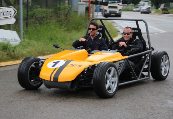 2016-06-13_elektrische_straatwaardige_sportwagen___21_a