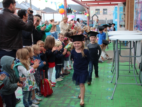 2016-06-30_derde_kleuterklas_uitgewuifd__8_a