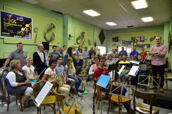 Editiepajot_jimmy_godaert_concertband_cecilia_geraardsbergen_sluit_de_gentse_feesten_af