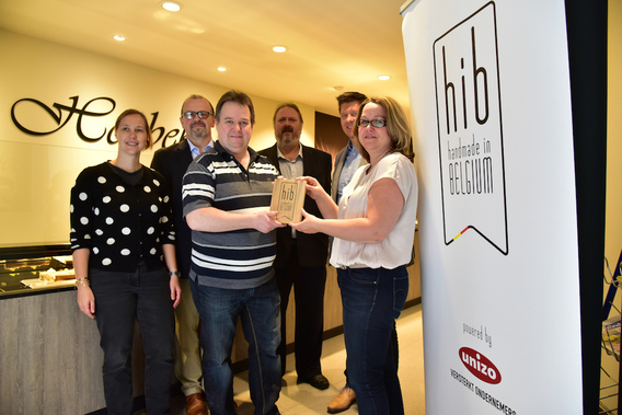 Editiepajot_jimmy_godaert_bakkerij_hoebeke_ontvangt_hib_label