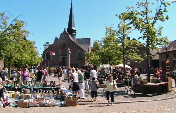 Rommel-_en_antiekmarkt_gaasbeek_-2010icon