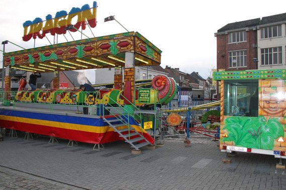 Opbouw_zomerkermis_2016__51_
