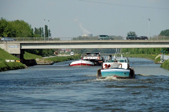 Boten_op_kanaal