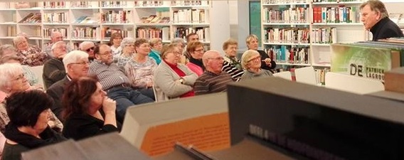 Zakitussenboekenplankknip