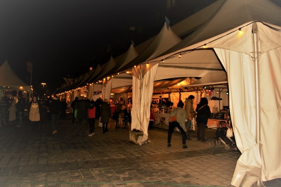 2016-18-12_kerstsfeer_in_de_ninoofse_binnenstad__4_