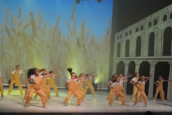 Vdb170527_k_creation_dance_19