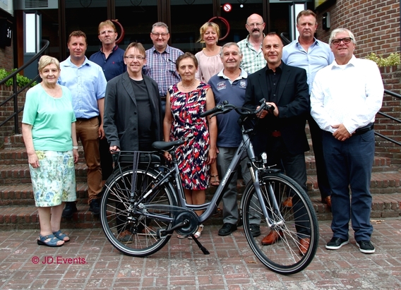 2017-06-29_fiets_overhandigd__1_a