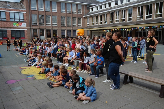2017-09-01__schooljaar_met_een_strik__32_a