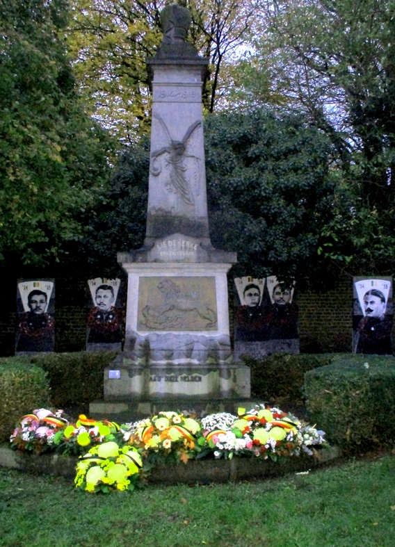 2017-11-11_herdenkt_traditiegetrouw_zijn_gesneuvelden___88_a