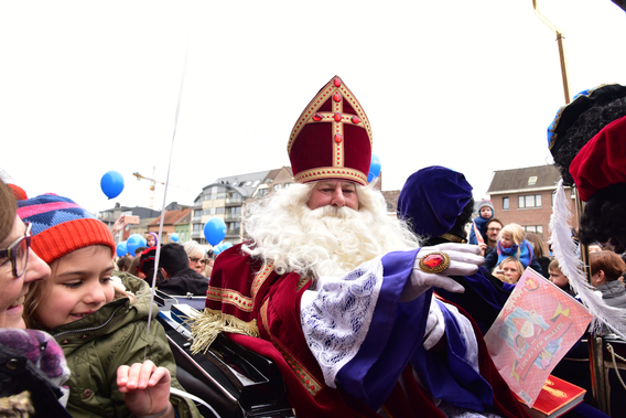 890dwb07w48-sint-te-gast-in-oudenbergstad
