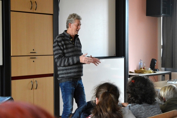 Het_go__atheneum_ninove_verwelkomt_dirk_bracke