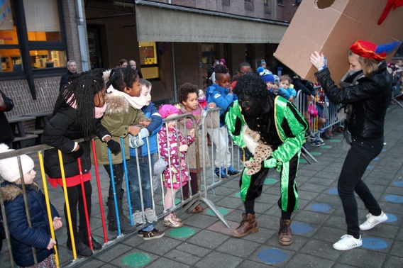 2017-12-05_sint-antonius_sint_en_piet__68_a