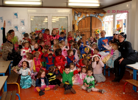 Kleuterschool_dol-fijn_viert_carnaval__15_ab_jd