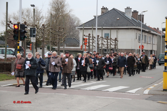 2018-03-25_werd_gevierd___kaarsenprocessie____1_a