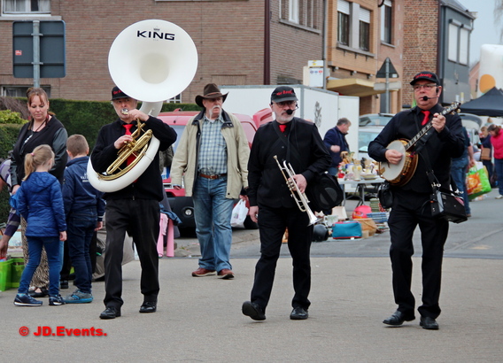 2018-04-08_den_bos_feest__rommelmarkt__32_a