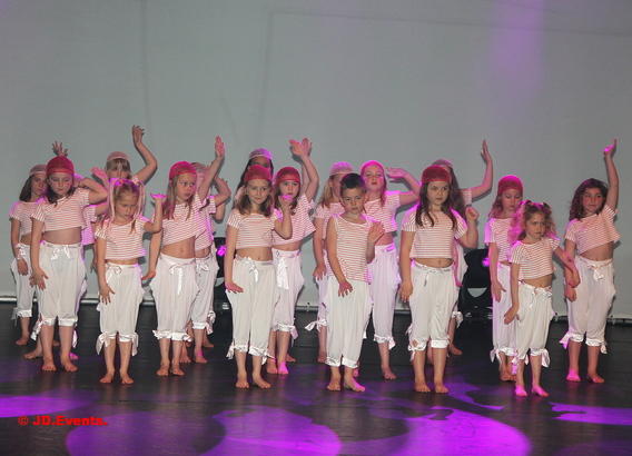 2018-04-14_dansgroep_helicon_on_stage__183_a