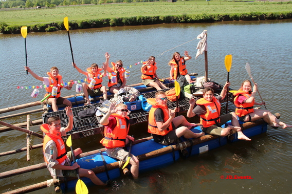 2018-05-05_het_eerste_vlot_is_toegekomenscouts_mandus_aspelare__1_a